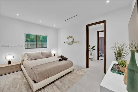 2110 NE 197th Terrace Miami FL 33179