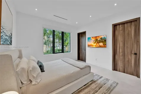 2110 NE 197th Terrace Miami FL 33179