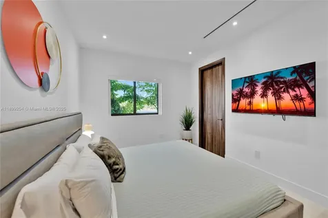 2110 NE 197th Terrace Miami FL 33179