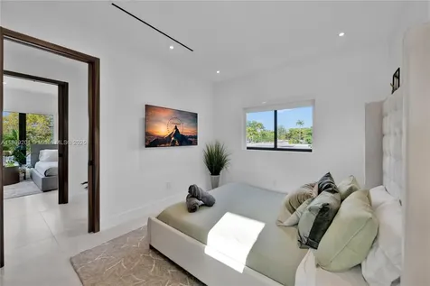 2110 NE 197th Terrace Miami FL 33179