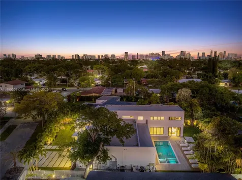 2110 NE 197th Terrace Miami FL 33179