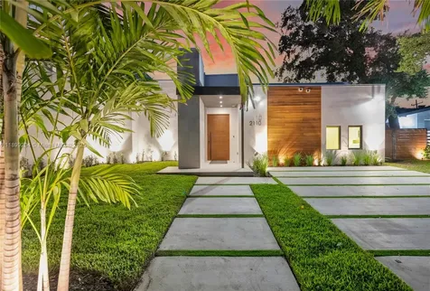 2110 NE 197th Terrace Miami FL 33179