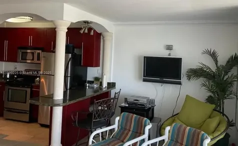 5401 Collins Avenue Miami Beach FL 33140