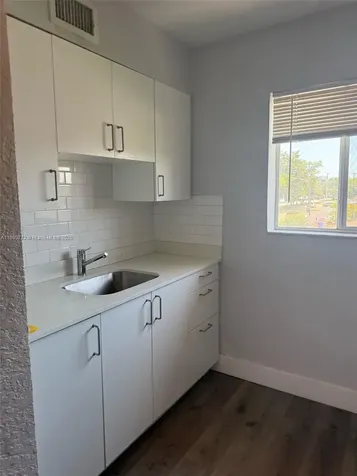 2330 NW 11th Street Miami FL 33125