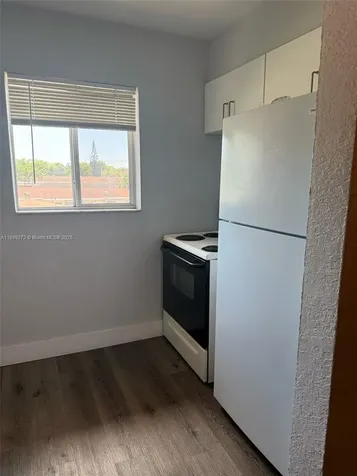 2330 NW 11th Street Miami FL 33125