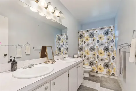 10533 SW 114th Street Miami FL 33176