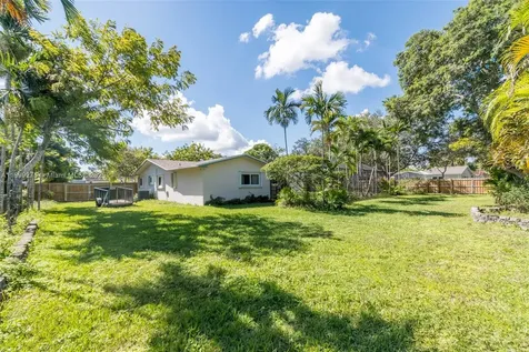 10533 SW 114th Street Miami FL 33176