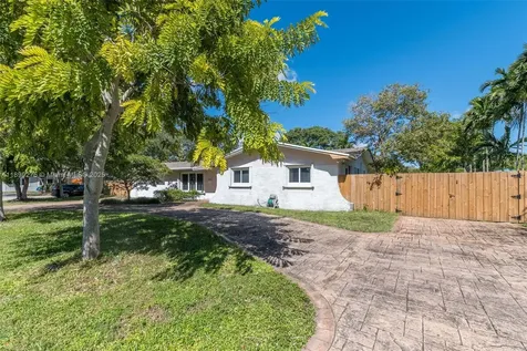 10533 SW 114th Street Miami FL 33176