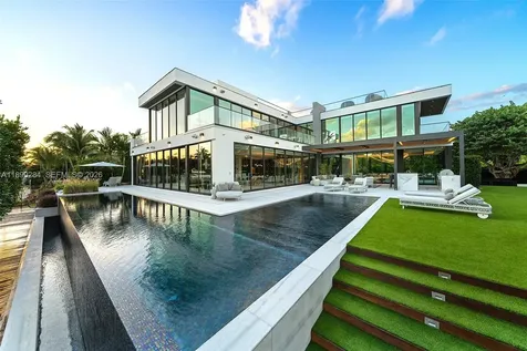 790 Lake Road Miami FL 33137