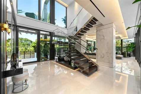 790 Lake Road Miami FL 33137