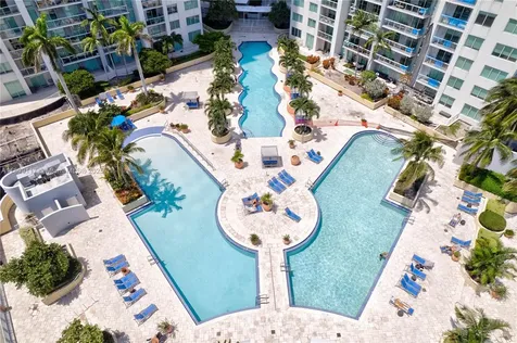 253 NE 2nd Street Miami FL 33132