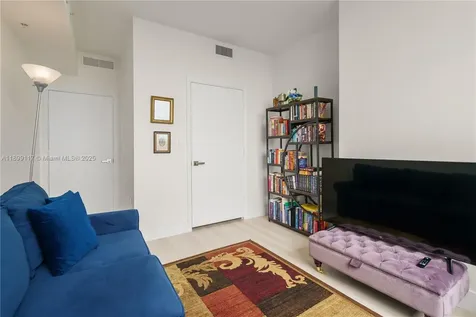 253 NE 2nd Street Miami FL 33132