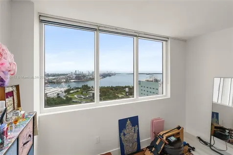 253 NE 2nd Street Miami FL 33132