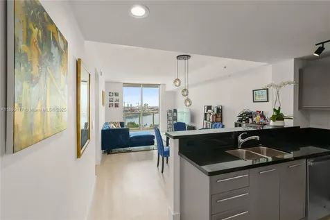 253 NE 2nd Street Miami FL 33132