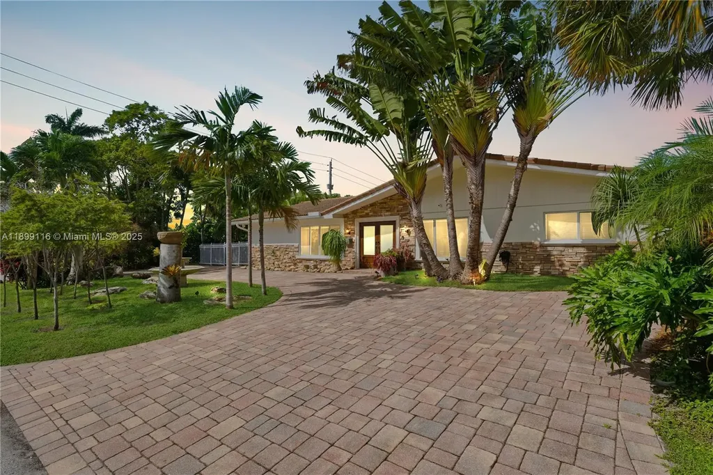 3901 NE 25th Avenue Lighthouse Point FL 33064