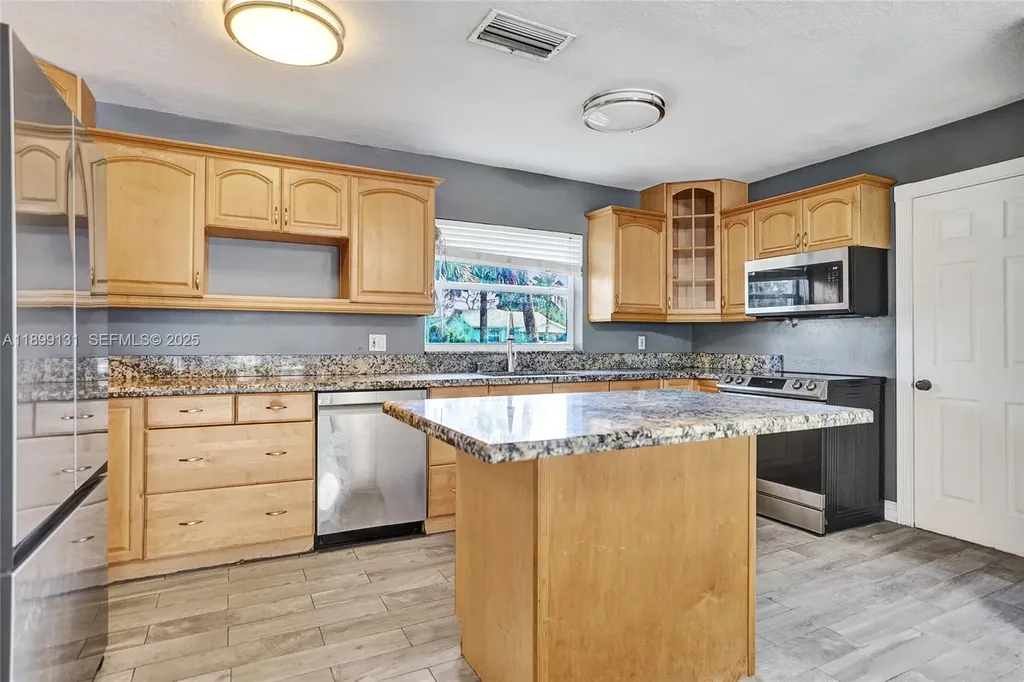 5275 S Cleveland Road Delray Beach FL 33484