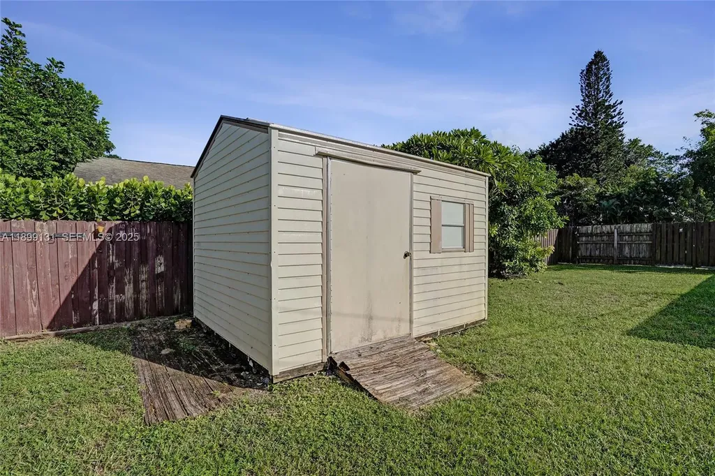 5275 S Cleveland Road Delray Beach FL 33484