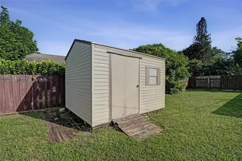 5275 S Cleveland Road Delray Beach FL 33484