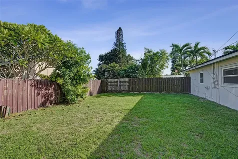 5275 S Cleveland Road Delray Beach FL 33484