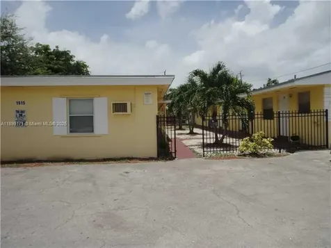 1915 Fletcher Street Hollywood FL 33020