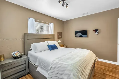 1860 NE 157th Terrace North Miami Beach FL 33162