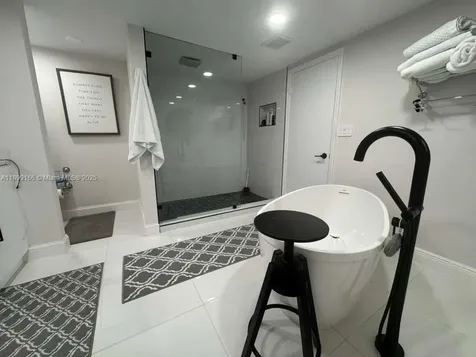 11113 Biscayne Boulevard Miami FL 33181