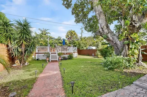 1606 N D Street Lake Worth FL 33460