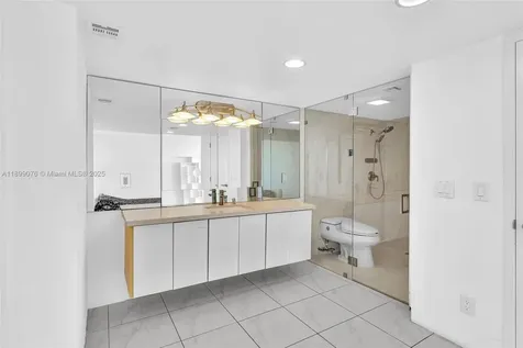2425 Presidential Way West Palm Beach FL 33401