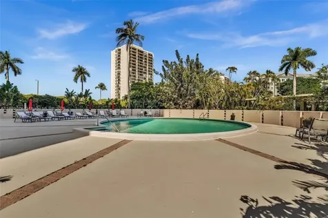 2425 Presidential Way West Palm Beach FL 33401