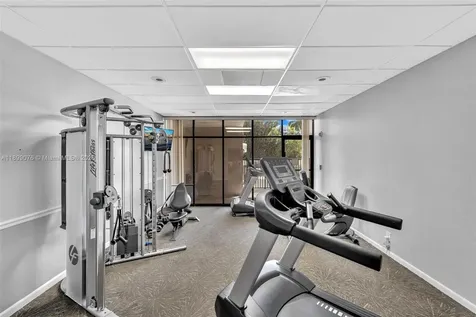 2425 Presidential Way West Palm Beach FL 33401