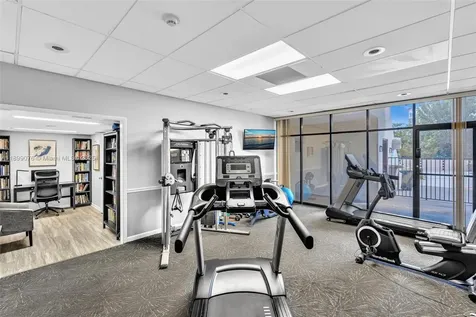 2425 Presidential Way West Palm Beach FL 33401