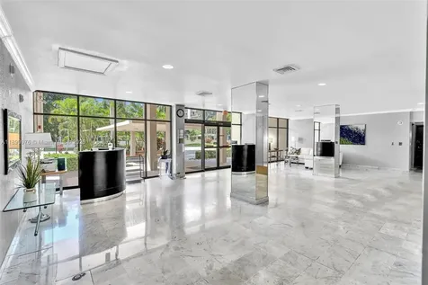 2425 Presidential Way West Palm Beach FL 33401