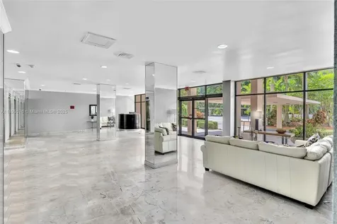 2425 Presidential Way West Palm Beach FL 33401