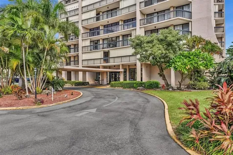 2425 Presidential Way West Palm Beach FL 33401