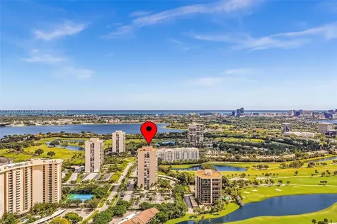 2425 Presidential Way West Palm Beach FL 33401