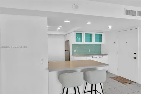 2425 Presidential Way West Palm Beach FL 33401