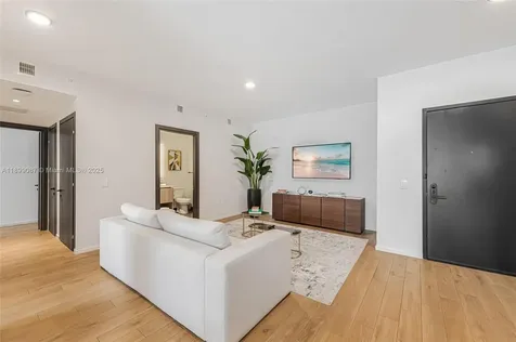 398 NE 5th Street Miami FL 33132