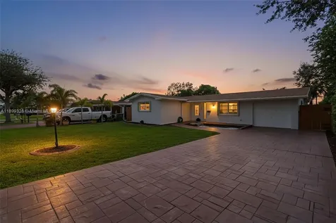 8860 NW 15th Street Pembroke Pines FL 33024