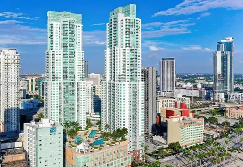 253 NE 2nd Street Miami FL 33132