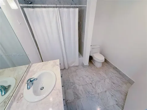 253 NE 2nd Street Miami FL 33132