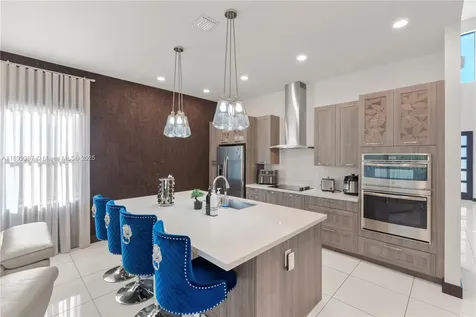 8975 NW 161st Terrace Miami Lakes FL 33018