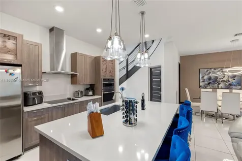 8975 NW 161st Terrace Miami Lakes FL 33018
