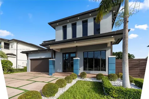8975 NW 161st Terrace Miami Lakes FL 33018