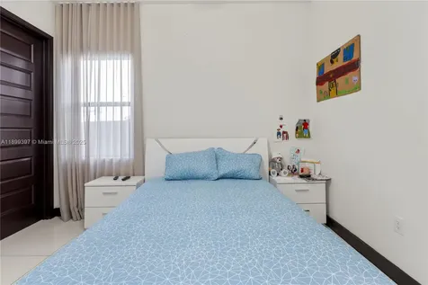 8975 NW 161st Terrace Miami Lakes FL 33018