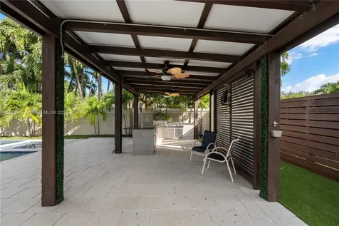 8975 NW 161st Terrace Miami Lakes FL 33018