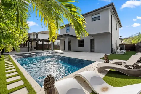 8975 NW 161st Terrace Miami Lakes FL 33018