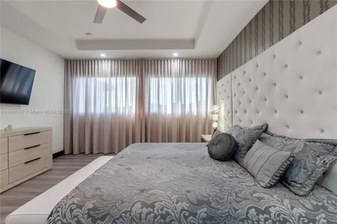 8975 NW 161st Terrace Miami Lakes FL 33018