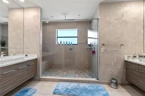 8975 NW 161st Terrace Miami Lakes FL 33018