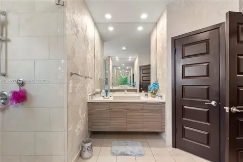 8975 NW 161st Terrace Miami Lakes FL 33018