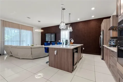 8975 NW 161st Terrace Miami Lakes FL 33018